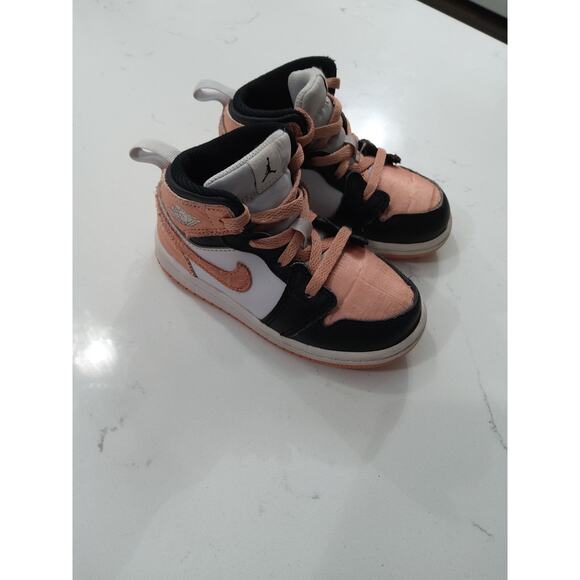 Nike Air Jordan Retro 1 mid light matter athletic size 8 kids Outdoor - Picture 2 of 8